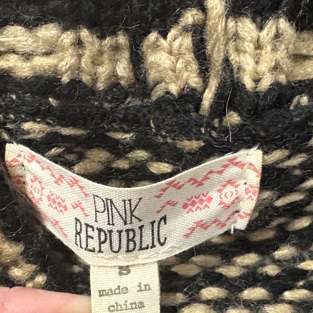🤩 Pretty Patterned Sweater - Picture 2 of 8